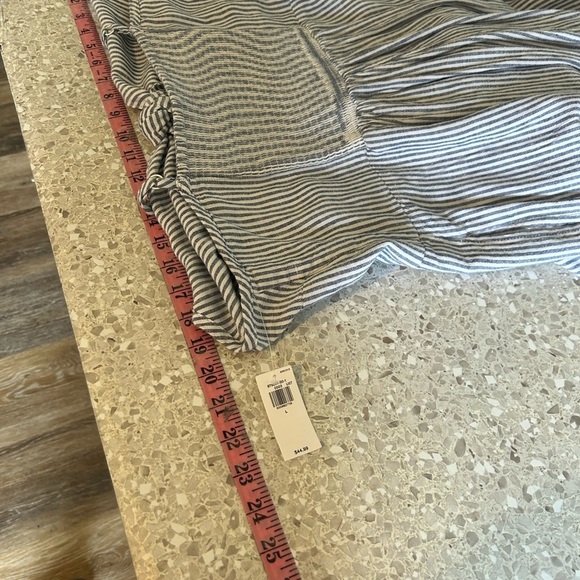 NWT L Striped Smocked Cropped Knotted
Sailor/coastal Linen-Blend Cami Jumpsuit - Picture 8 of 11